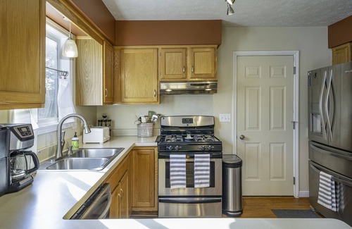 Brighton House | Charming 3-bedroom house in North Winton Village!