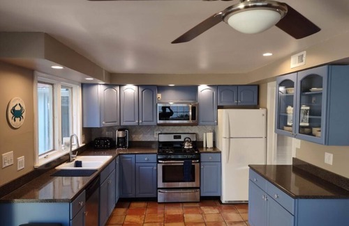 Rock Hall House | Charming 3-bedroom house in the Heart of Rock Hall with WiFi, AC
