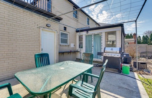 Royal Oak House | Charming 3-bedroom house with AC and WiFi in Royal Oak