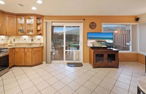 Sabre Springs House | Charming 3-bedroom house in San Diego with amazing views and private back yard