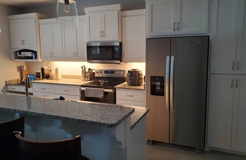 Darien House | Charming 3-bedroom home within walking distance to downtown area/FLETC friendly