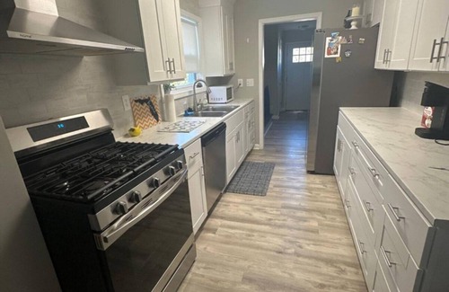 Bayview House | Charming 3-bedroom home a block from the beach!