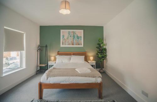Banbury House | Charming 3 Bedroom Home with Garden in Banbury