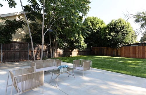Altadena House | Charming 3-bedroom house with huge backyard in Pasadena