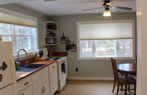 South Chatham House | Charming 3-bedroom house with AC, WiFi, Sauna and Hot tub in fabulous Fryeburg