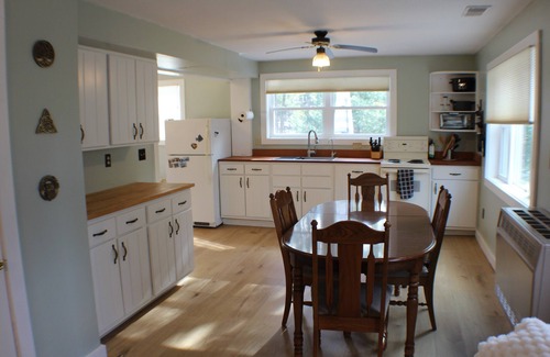 South Chatham House | Charming 3-bedroom house with AC, WiFi, Sauna and Hot tub in fabulous Fryeburg