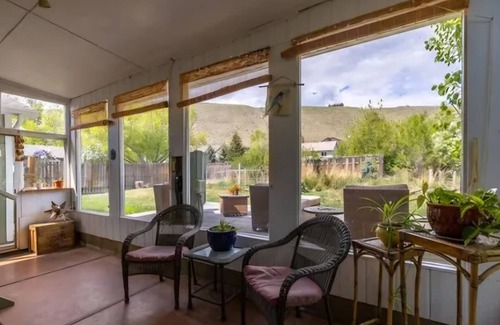 Gardiner House | Charming 3-bedroom house in the North Entrance of Yellowstone National Park