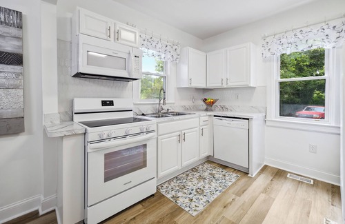 Mosby House | Charming 3-bedroom house in amazing Richmond with AC, WiFi!