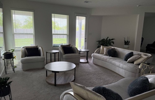 Rosenberg House | Charming 3-bedroom house with WiFi, AC in lovely Richmond