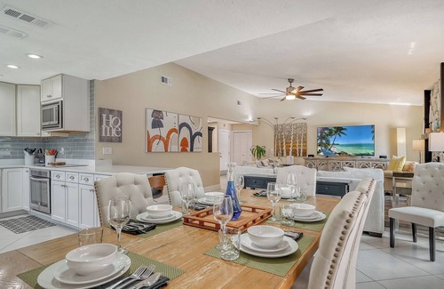 Whitfield House | Charming 3-bedroom house with private pool and in delightful Sarasota.