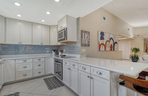 Whitfield House | Charming 3-bedroom house with private pool and in delightful Sarasota.