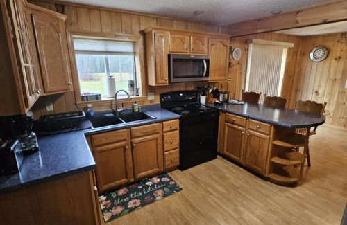 Sinclair House | Charming 3-bedroom house in wonderful Sinclair with WiFi, AC