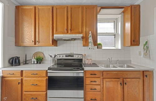Northampton House | Charming 3-bedroom house with WiFi, AC in the heart of St. Louis