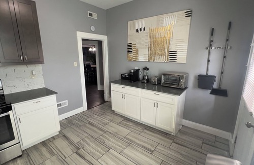 St. Louis House | Charming 3-bedroom house with WiFi, AC in enchanting St. Louis