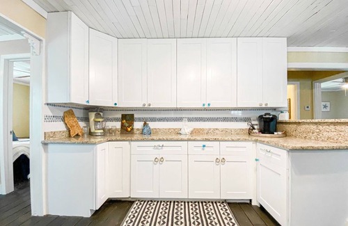 Waveland House | Charming 3-bedroom house with WiFi and AC in wonderful Waveland