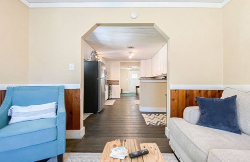 Waveland House | Charming 3-bedroom house with WiFi and AC in wonderful Waveland