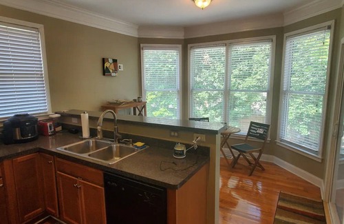 Pittsburgh House | Charming 3-bedroom house in wonderful downtown Atlanta.