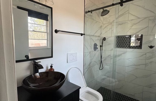 Collier Heights House | Charming 3-bedroom house in Atlanta with AC, WiFi
