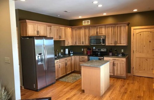 Bourbon House | Charming 3-bedroom house at Heartland Farms in Bourbon,MO