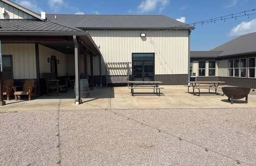 Bourbon House | Charming 3-bedroom house at Heartland Farms in Bourbon,MO