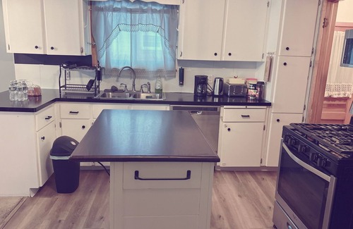 Cheektowaga House | Charming 3-bedroom house in Buffalo with WiFi and AC