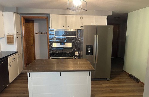Cheektowaga House | Charming 3-bedroom house in Buffalo with WiFi and AC