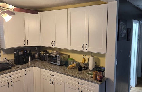Danvers House | Charming 3-bedroom house in Danvers with WiFi, AC
