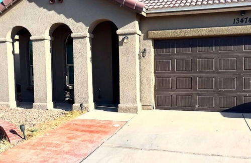 Biggs Field House | Charming 3-bedroom house in El Paso in a safe area with AC and wifi.