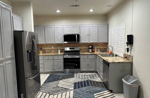 Southridge Village House | Charming 3-bedroom house in Fontana with AC