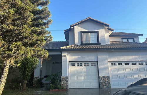 Southridge Village House | Charming 3-bedroom house in Fontana with AC