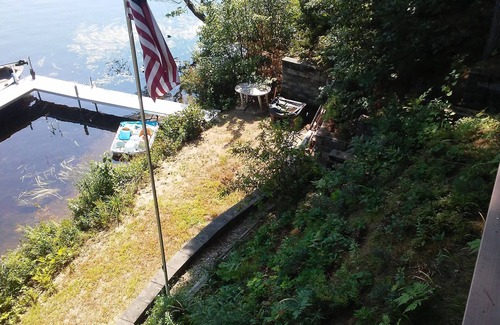 Freedom House | Charming 3-bedroom house with AC, WiFi in serene Freedom