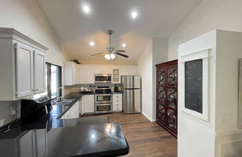 North Palm Beach Heights House | Charming 3-bedroom house with AC and WiFi in fabulous Jupiter, close to beaches