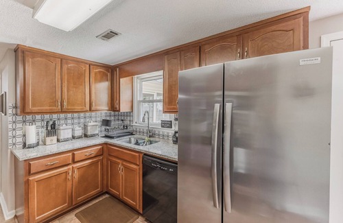 Madison House | Charming 3-bedroom house in peaceful Madison with WiFi, Pet-friendly