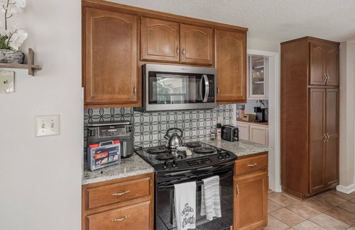 Madison House | Charming 3-bedroom house in peaceful Madison with WiFi, Pet-friendly