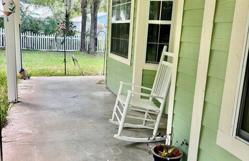 Trenton House | Charming 3-bedroom house in Trenton near Florida Springs
