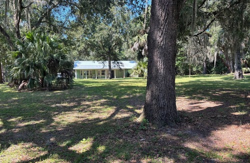 Trenton House | Charming 3-bedroom house in Trenton near Florida Springs
