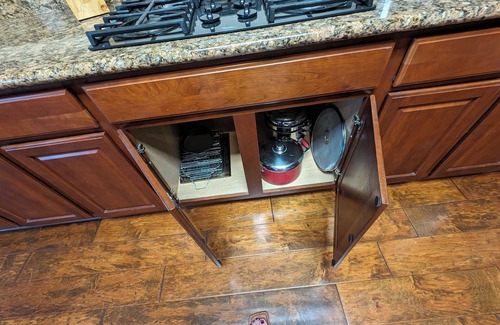 Visalia House | Charming 3-bedroom house with AC & WiFi in beautiful Visalia near National Parks
