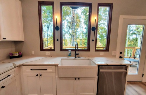 Denver House | Charming 3-bedroom house 1.5 miles from Cuba Landing Marina in Waverly.