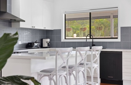 Repton House | Charming 3-bedroom house in enchanting Repton with AC, WiFi