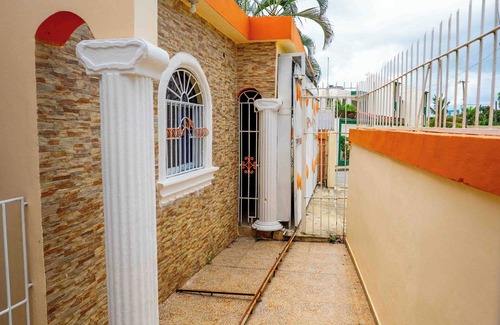 Higuey House | Charming 3-bedroom house with wifi and AC in Higuey, have a local experience!