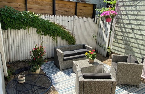 Columbus Park - Andrew Square House | Charming 3-bedroom house with WiFi, AC in South Boston