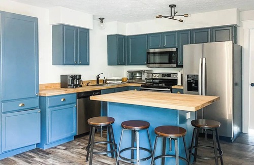 Canton House | Charming 3-bedroom house on a serene creek in delightful Canton
