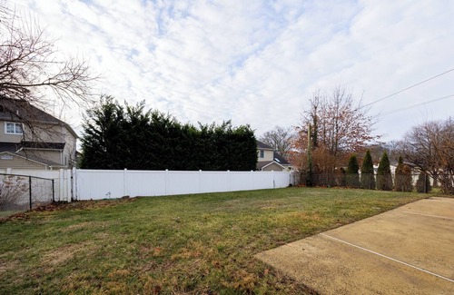 Clark House | Charming 3-bedroom house in Clark with AC and WiFi and washing and Dryer.