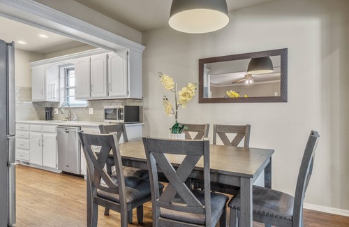 Edmond House | Charming 3-bedroom house central to everything in Edmond and handy to OKC