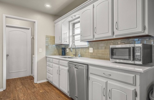 Edmond House | Charming 3-bedroom house central to everything in Edmond and handy to OKC
