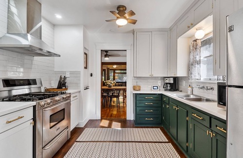 Tower District House | Charming 3-bedroom house with WiFi, AC in fantastic Fresno