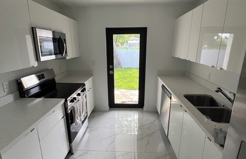 Gladeview House | Charming 3-bedroom house in cool Miami with AC, WiFi