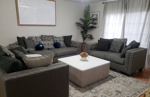 Ampere House | Charming 3-bedroom house with AC and WiFi in pleasant Newark