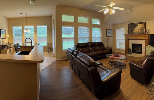 Norman House | Charming 3-bedroom house in Norman 3.4 miles from University of Oklahoma Campus