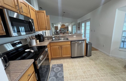 Ocala House | Charming 3-bedroom house in enchanting Ocala with WiFi, AC